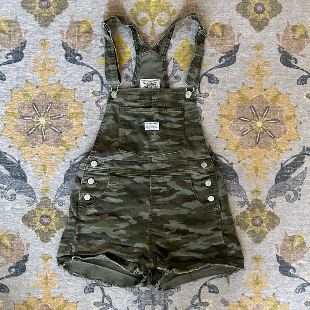 Levi’s Two Horse brand XS Camo Shortalls/ Romper Denim Short Overalls